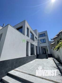 Коттедж 428м², 3-этажный, участок 4 сот.