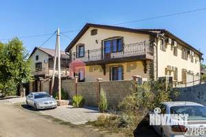 Коттедж 800м², 2-этажный, участок 10 сот.