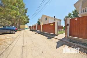 Дом 184м², 3-этажный, участок 3 сот.