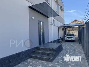 Дом 215м², 3-этажный, участок 4 сот.