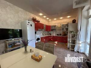 Дом 176м², 2-этажный, участок 6 сот.