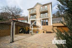 Дом 285м², 3-этажный, участок 12 сот.