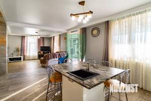 Дом 174м², 2-этажный, участок 6 сот.