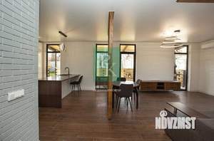 Дом 176м², 2-этажный, участок 5 сот.