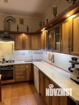 Дом 470м², 4-этажный, участок 7 сот.