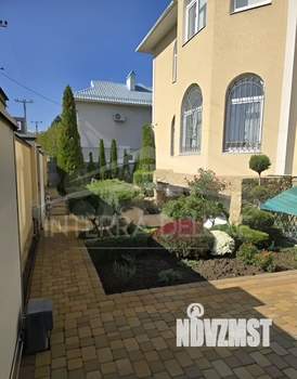 Дом 200м², 3-этажный, на длительный срок, 