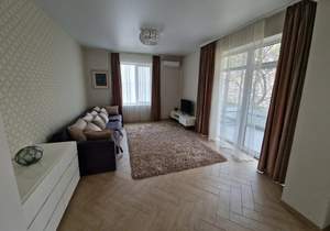 Дом 300м&sup2;, 3-этажный, на длительный срок, 