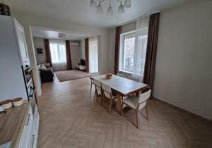 Дом 300м&sup2;, 3-этажный, на длительный срок, 