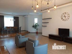 Дом 280м², 2-этажный, на длительный срок, 