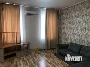 Дом 140м², 3-этажный, на длительный срок, 