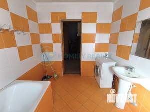 Дом 324м², 3-этажный, на длительный срок, 