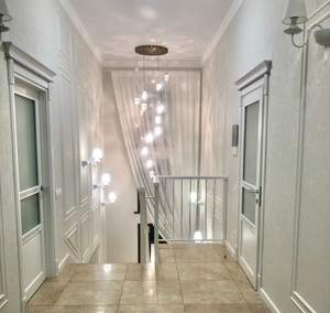 Дом 250м², 2-этажный, на длительный срок, 