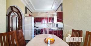 Дом 200м², 3-этажный, на длительный срок, 