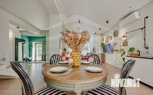 Дом 200м², 2-этажный, на длительный срок, 