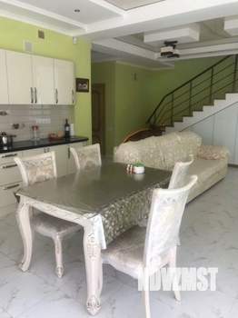 Коттедж 150м², 2-этажный, на длительный срок, 