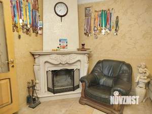 Дом 191м&sup2;, 3-этажный, на длительный срок, 