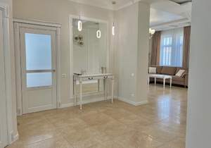 Дом 250м², 2-этажный, на длительный срок, 