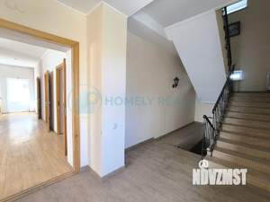 Дом 324м², 3-этажный, на длительный срок, 