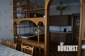 Дом 300м&sup2;, 4-этажный, посуточно, 