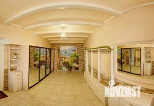 Дом 600м&sup2;, 3-этажный, посуточно, 