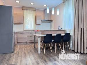 Дом 144м&sup2;, 3-этажный, посуточно, 