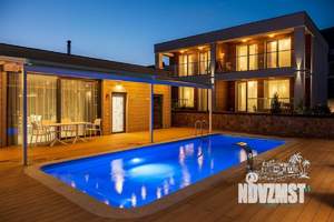 Дом 460м&sup2;, 2-этажный, посуточно, 