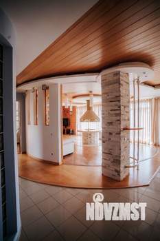 Дом 400м&sup2;, 3-этажный, на длительный срок, 