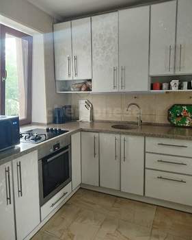 Дом 191м&sup2;, 3-этажный, на длительный срок, 