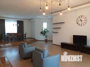 Дом 280м&sup2;, 3-этажный, посуточно, 