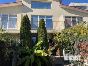 Таунхаус 100м², 3-этажный, на длительный срок, 