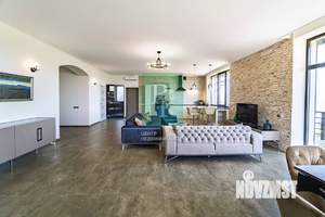 Дом 290м&sup2;, 3-этажный, участок 7 сот.  