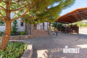 Дом 256м², 3-этажный, участок 10 сот.  