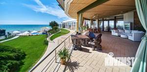Дом 3200м², 3-этажный, участок 158 сот.  