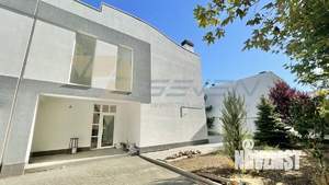 Дом 335м², 2-этажный, участок 5 сот.  