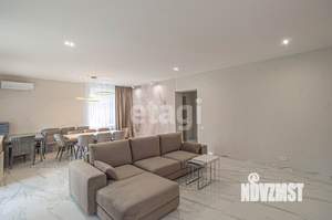 Дом 356м², 3-этажный, участок 4 сот.  