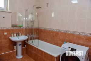 Дом 136м², 2-этажный, участок 8 сот.  