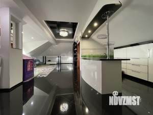 Дом 250м², 3-этажный, участок 4 сот.  