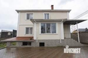 Дом 263м², 3-этажный, участок 6 сот.  