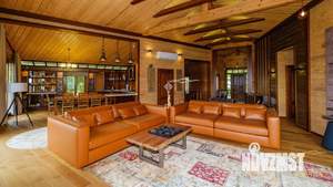 Коттедж 1200м², 2-этажный, участок 250 сот.  