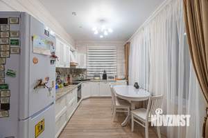Дом 214м², 2-этажный, участок 9 сот.  