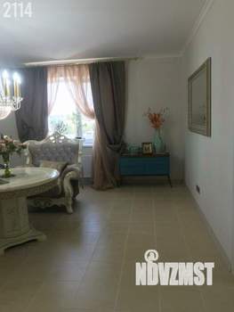 Коттедж 299м&sup2;, 3-этажный, участок 6 сот.  