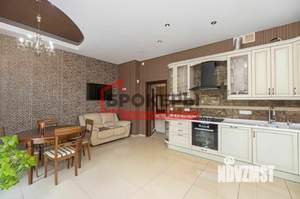 Дом 245м², 2-этажный, участок 12 сот.  