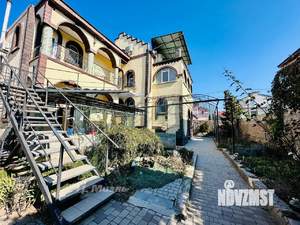 Дом 210м², 3-этажный, участок 10 сот.  
