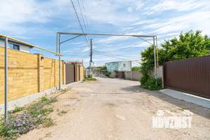 Дом 200м&sup2;, 3-этажный, участок 7 сот.  