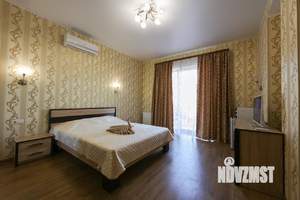 Дом 750м², 3-этажный, участок 9 сот.  