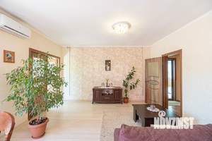 Дом 230м², 2-этажный, участок 5 сот.  