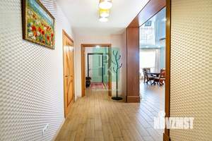 Дом 203м², 2-этажный, участок 5 сот.  