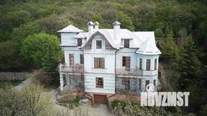 Дом 635м², 3-этажный, участок 25 сот.  