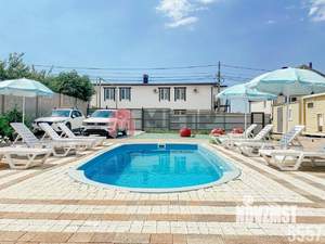 Коттедж 202м², 3-этажный, участок 7 сот.  