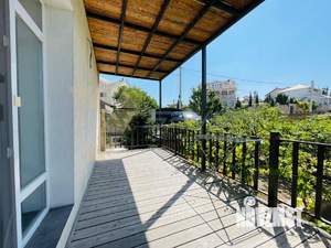 Дом 180м&sup2;, 3-этажный, участок 5 сот.  